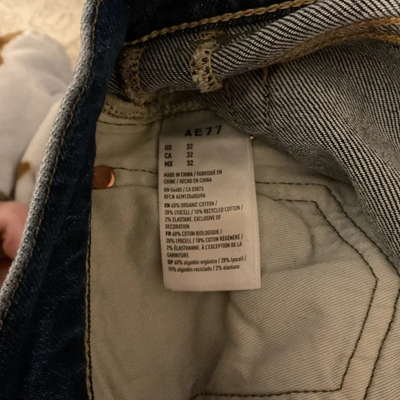 NWT AMERICAN EAGLE AE 77 PREMIUM DENIM STRAIGHT CROP JEANS SIZE 32 - Picture 4 of 6
